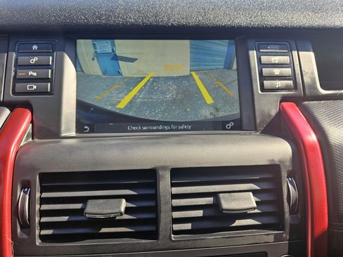 Used 2017 Land Rover Discovery Sport HSE image 13