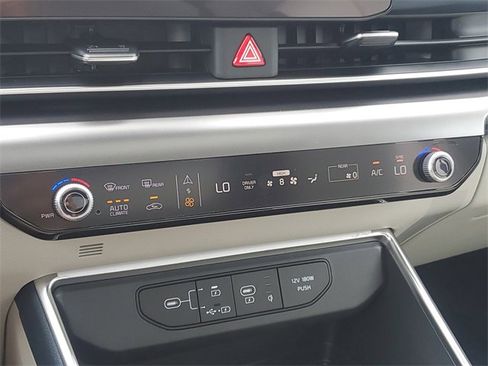 New 2026 Kia Carnival SX w/ SX Dark Edition Package image 28