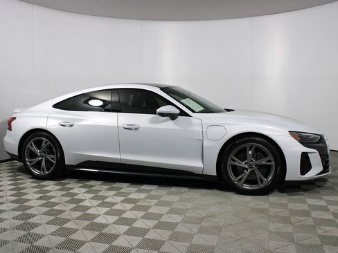 Used 2023 Audi e-tron GT Premium Plus image 46