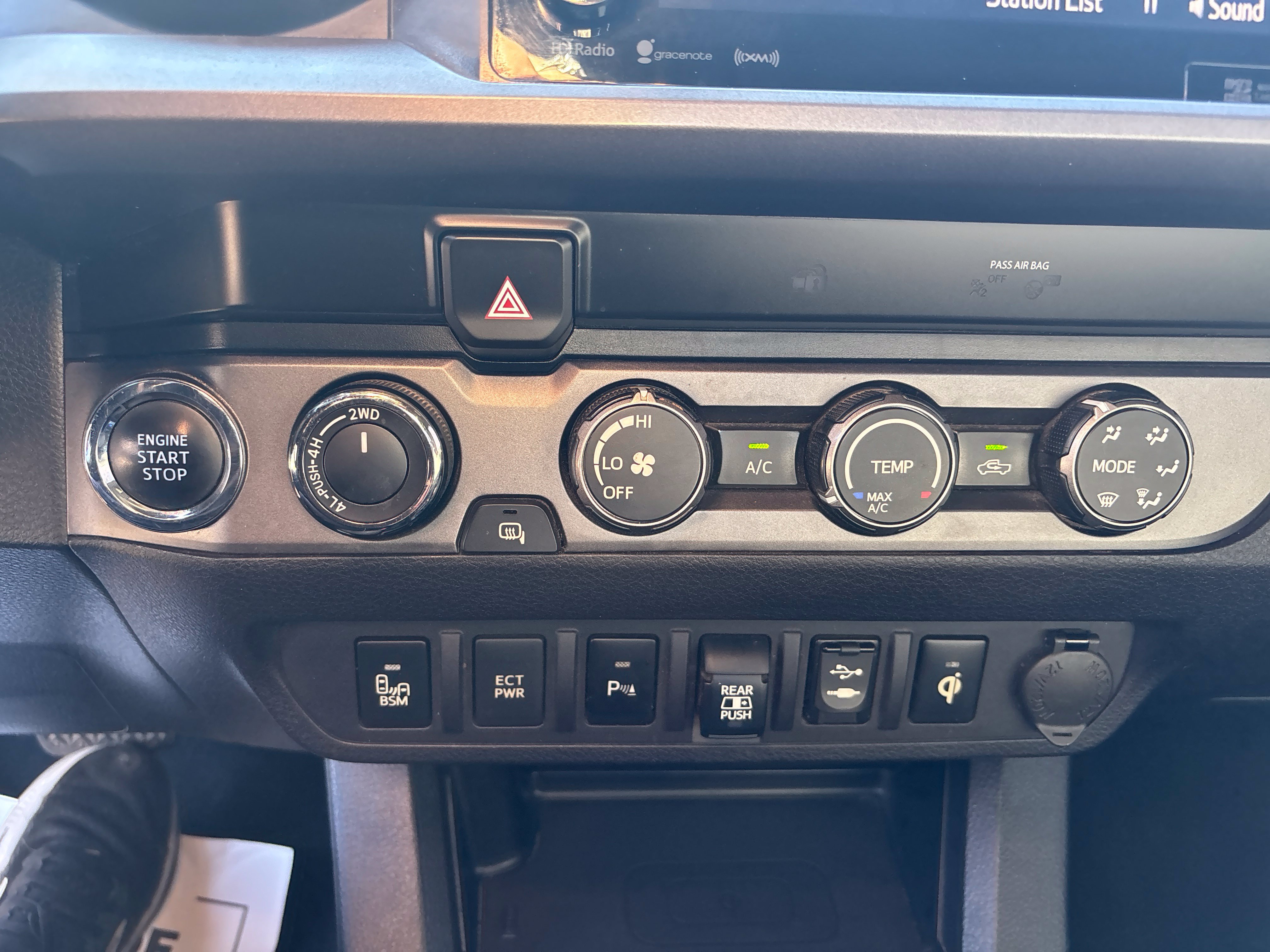 Used 2019 Toyota Tacoma TRD Off-Road w/ Technology Package AWD/4WD image 29