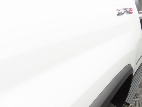 Used 2025 Chevrolet Silverado 2500 ZR2 w/ Technology Package image 41