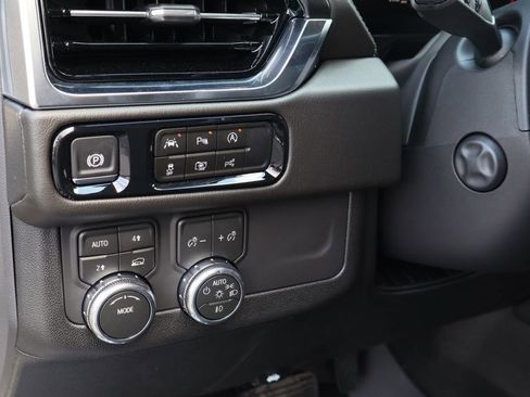 New 2026 GMC Yukon XL Denali w/ Sun & Power Step Package AWD/4WD image 9