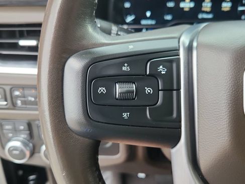 Used 2023 GMC Yukon XL SLT AWD/4WD image 21
