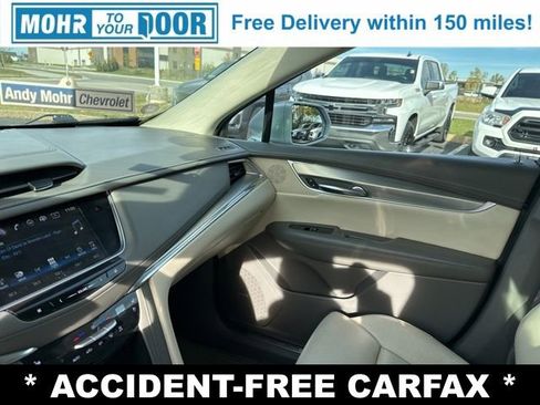 Used 2017 Cadillac XT5 Premium Luxury image 28