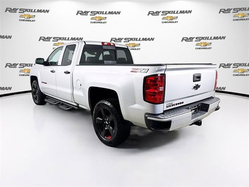Used 2018 Chevrolet Silverado 1500 LT w/ Redline Edition image 5