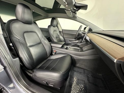 Used 2021 Tesla Model 3 Standard Range Plus image 14