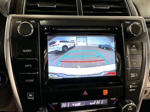 Used 2015 Toyota Camry XLE image 26