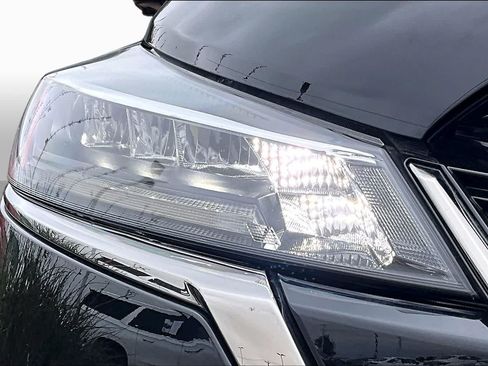 Used 2024 Nissan Kicks SR FWD image 28