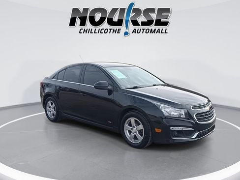 Used 2016 Chevrolet Cruze LT image 2