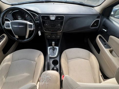 Used 2011 Chrysler 200 Touring image 22