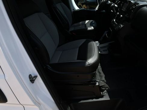 Used 2026 RAM ProMaster 2500 w/ Convenience Group FWD image 31
