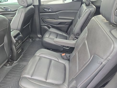 Used 2019 GMC Acadia SLT w/ LPO, Floor Liner Package image 10