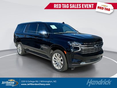 Used 2023 Chevrolet Suburban Premier w/ Premium Package 2