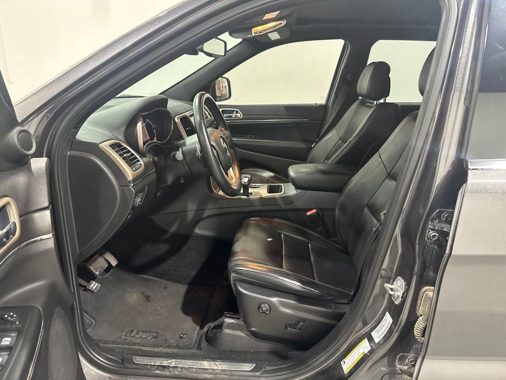 Used 2015 Jeep Grand Cherokee Limited w/ Luxury Group II RWD image 12