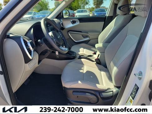 Used 2024 Kia Soul LX FWD image 19