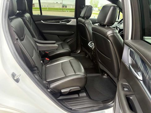 Used 2024 Cadillac XT6 Premium Luxury w/ Technology Package AWD/4WD image 12