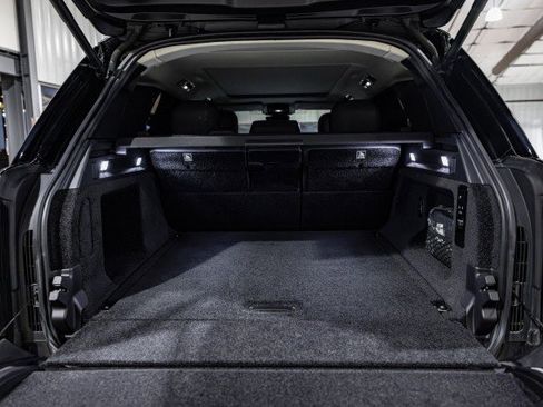 Used 2023 Land Rover Range Rover SE image 47