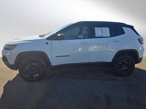 Used 2023 Jeep Compass Trailhawk image 6
