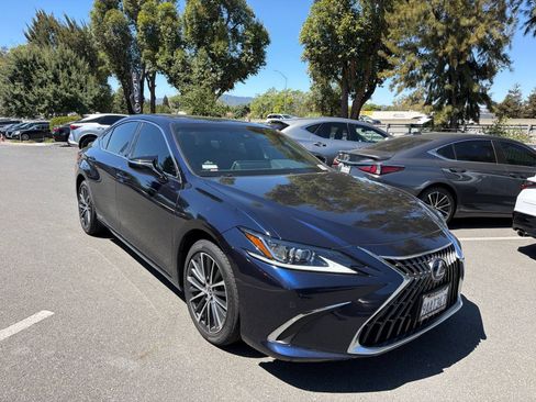 Used 2022 Lexus ES 300h w/ Premium Package FWD image 2
