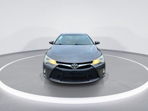 Used 2016 Toyota Camry LE image 3