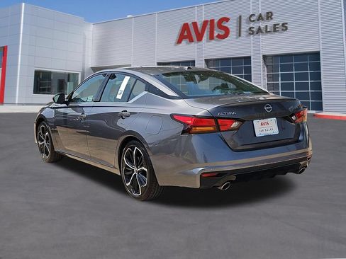 Used 2025 Nissan Altima 2.5 SR FWD image 9