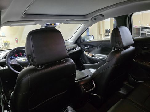 Used 2017 Chevrolet Malibu Premier w/ Premier Sun and Wheel Package FWD image 15