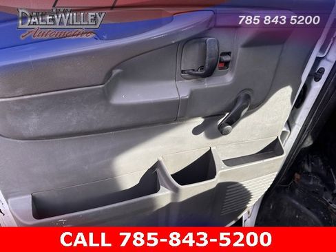 Used 2005 Chevrolet Express 3500 Base image 10