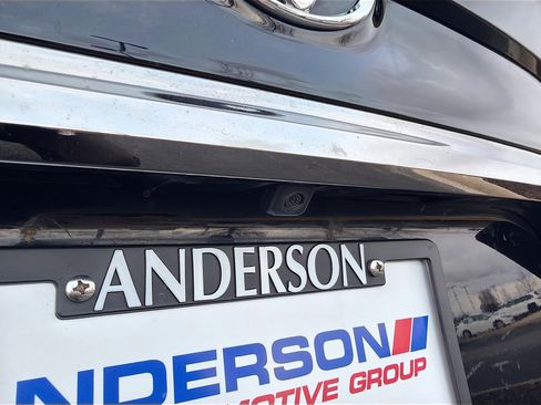 Used 2017 Toyota Camry SE image 13