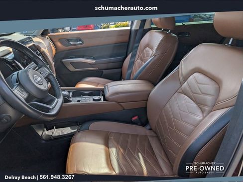 Used 2023 Nissan Pathfinder Platinum w/ Cargo Package AWD/4WD image 10