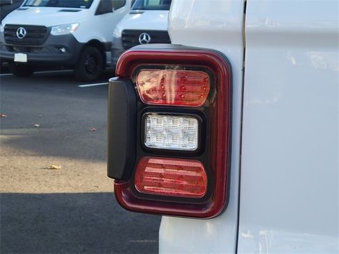 Used 2021 Jeep Gladiator Mojave image 10