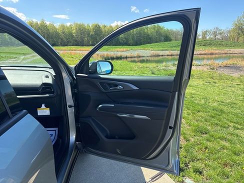 New 2026 Chevrolet Traverse LT w/ Midnight/Sport Edition FWD image 28