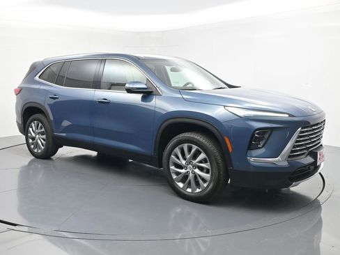 Used 2025 Buick Enclave Preferred AWD/4WD image 7