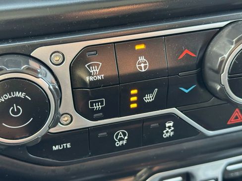 Used 2020 Jeep Wrangler Unlimited Sport image 19