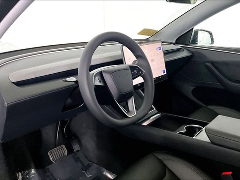 Used 2026 Tesla Model Y AWD image 16