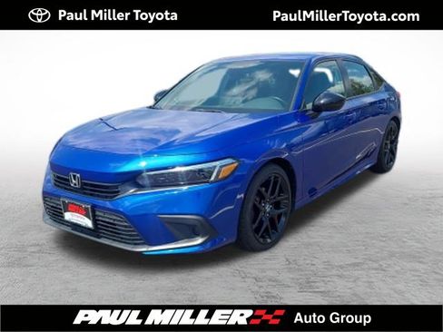Used 2023 Honda Civic Sport image 1