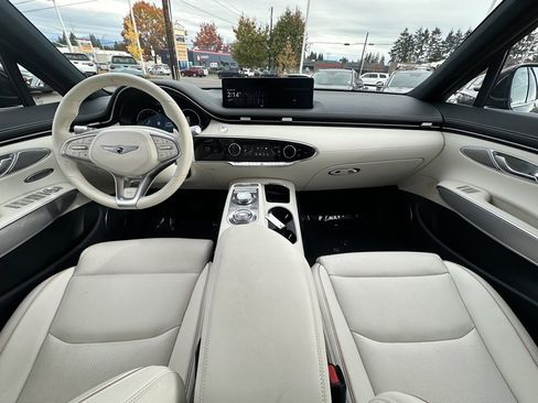 Used 2025 Genesis Electrified GV70 Advanced w/ Prestige Package image 15