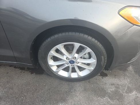 Used 2020 Ford Fusion SE image 5