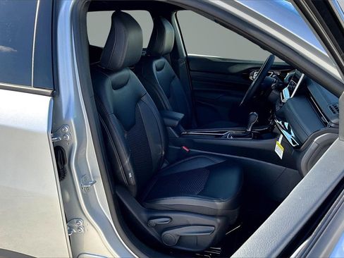 New 2026 Jeep Compass Latitude image 9