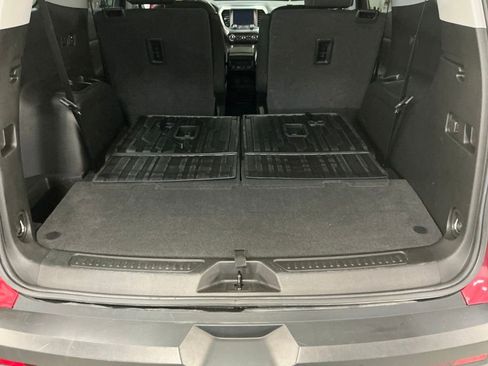 Certified 2023 GMC Acadia SLE w/ Driver Convenience Package image 11