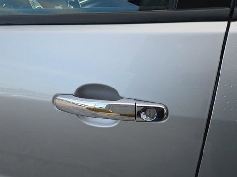 Used 2016 GMC Acadia SLE image 20