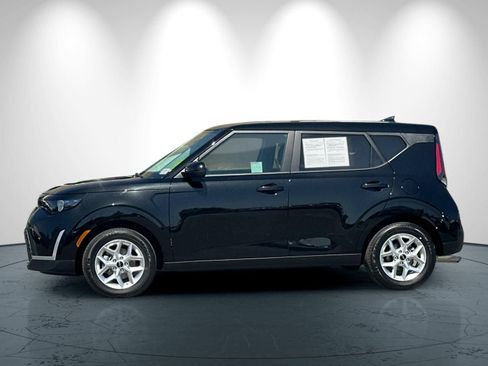 Used 2025 Kia Soul LX w/ LX Technology Package FWD image 7