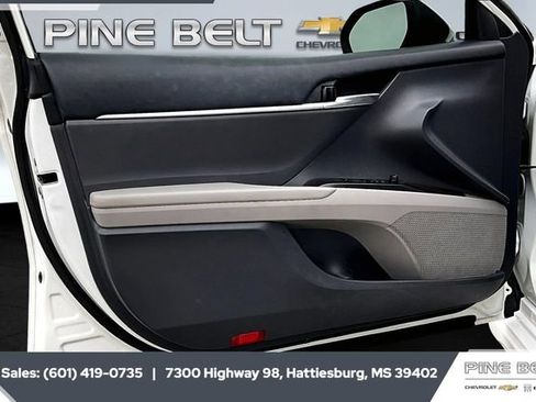 Used 2021 Toyota Camry SE image 17