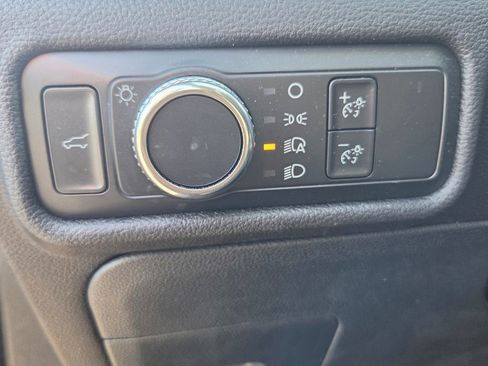 Used 2022 Ford Explorer XLT AWD/4WD image 18