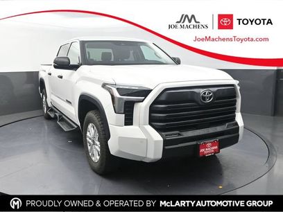 Certified 2022 Toyota Tundra SR5 w/ SR5 Convenience Package