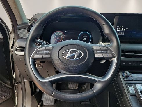 Used 2024 Hyundai Palisade Limited FWD image 19
