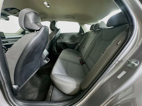 Used 2025 Kia K4 FWD image 26