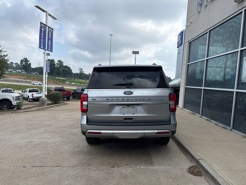 Used 2024 Ford Expedition XLT RWD image 6