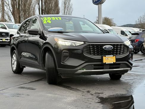 Certified 2024 Ford Escape Active image 3