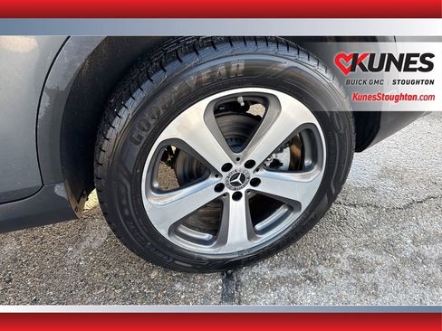 Used 2019 Mercedes-Benz GLC 300 4MATIC image 16