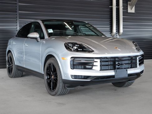 Certified 2025 Porsche Cayenne Coupe image 7